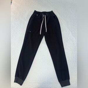 Figs black zamora joggers scrub bottoms/ size
SMALL TALL